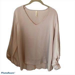 Tyche V-neck Flowy Top Blouse Large
